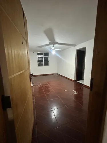 ALUGA-SE APARTAMENTO NO ENGENHO DA RAINHA - PRONTO PARA MORAR