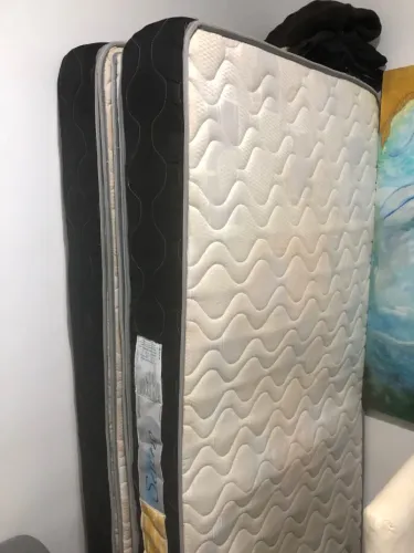 Vendo 2 colchões de solteiro