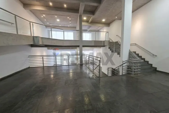 Prédio Comercial a Venda no Bairro Horto