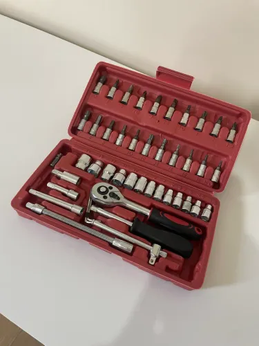 Kit Ferramentas 46 Peças com Soquetes, Bits, Catraca e Maleta