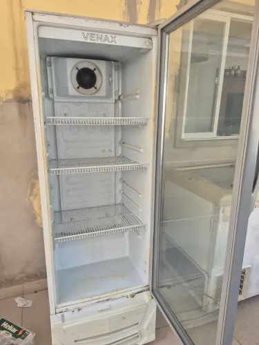 Refrigerador vertical Venax 330l