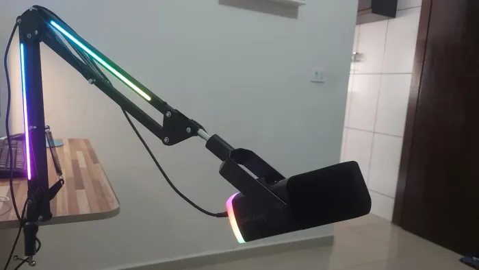 Microfone Gamer Fifine AM8 Pro RGB + Braço Articulado