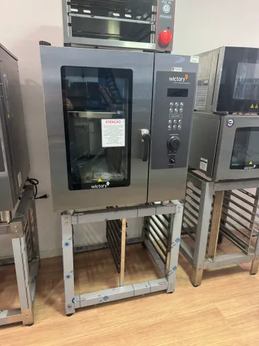 Forno combinado 8gns programável com cavalete novo