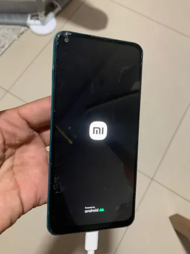Celular redmi note 9 64gb liga mas fica na tela do fabricante 