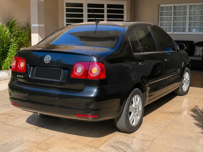 Volkswagen Polo Sed. Comfort. 1.6 MI Tot. Flex 8V 2013