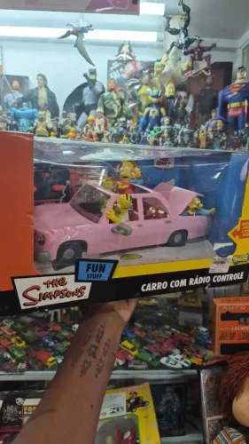 Carro da Família Simpsons com rádio controle 1/18