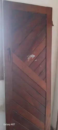 Vende se portas