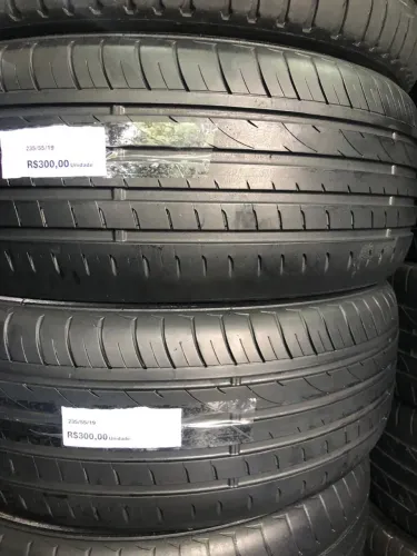 Pneus 235/55/19 originais meia vida por 719$ os 4 instalados