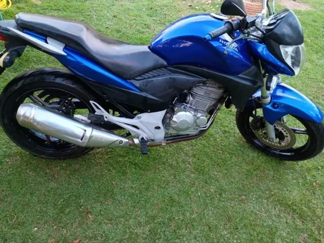 CB300 -2012 Azul ( Troco por carro até R$ 40.000,00)