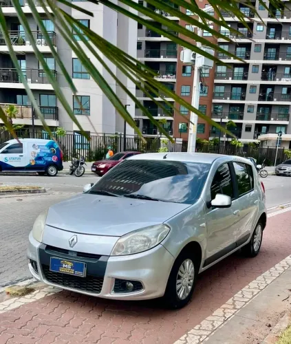 Renault Sandero Privilège Hi-flex 1.6 16V 5P AUT 2013