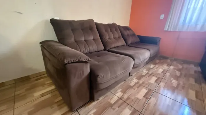 Vendo sofá retrátil bem conservado 