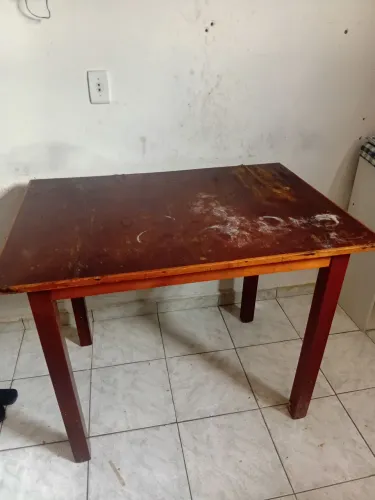 mesa de madeira usada