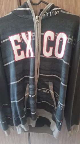 Blusa preta grafite