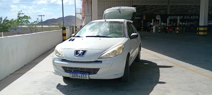Peugeot 207 XR 1.4 Flex 8V 5P 2013