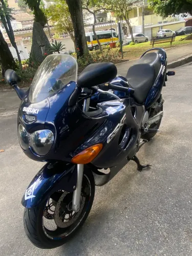 Vendo Suzuki GsxF 750 uma RARIDADE!!