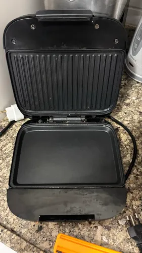 Sanduicheira/Grill Cadence 800W