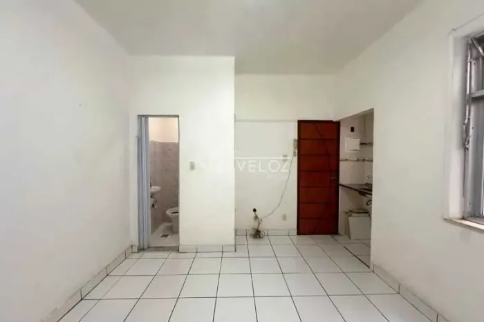 Kitnet/Conjugado : / Residencial / Centro