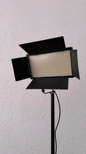 Iluminador LED para estúdio e gravação