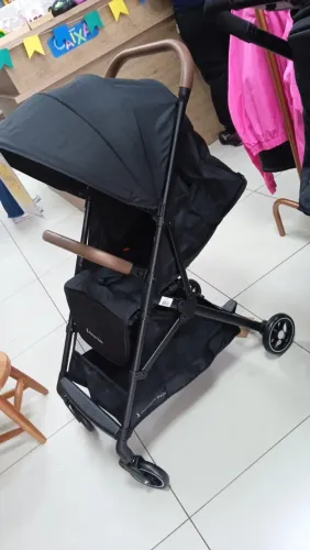 Carrinho de bebê (novo)