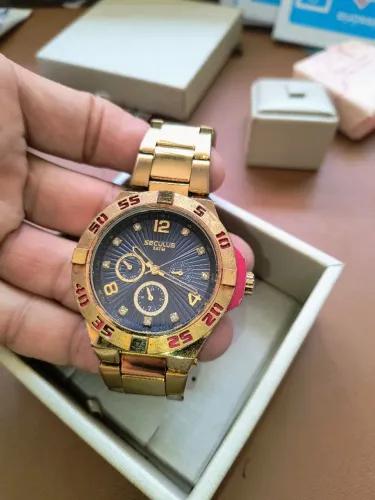 RELOGIO SECULUS FEMININO DOURADO.