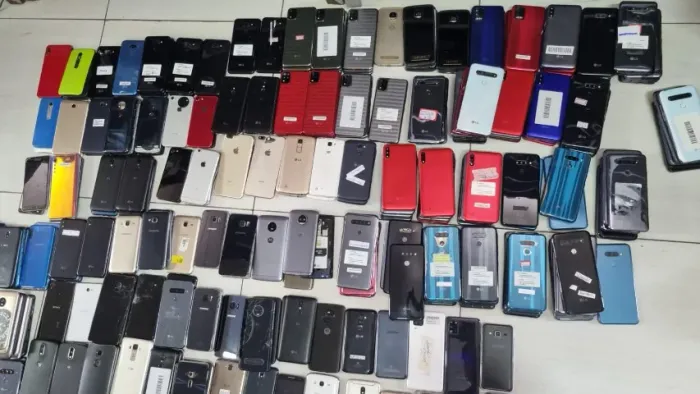 Lote Celular C defeito 