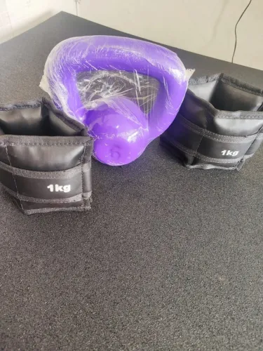 Kit 2 Caneleiras 1kg + Kettlebell 6kg