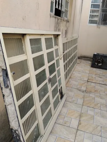 2 PEÇAS PRA REAPROVEITAMENTO JANELA E PORTA .