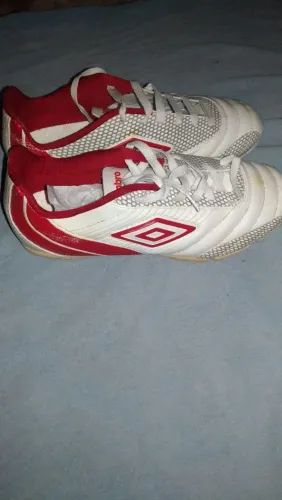 Chuteira society umbro