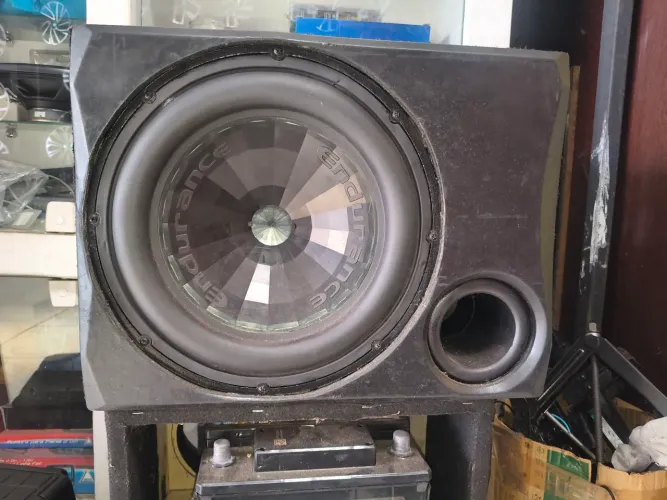 Caixa sub com amplificador Stetsom 2000w