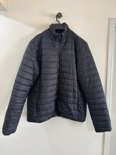jaqueta puffer ellus essentials preta