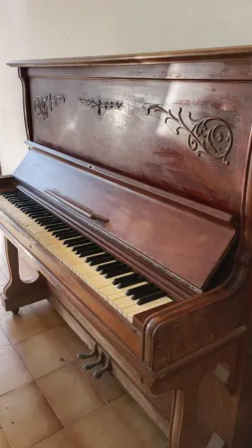 Piano Vertical Antigo Washburn (Lyon & Healy - Chicago, USA)