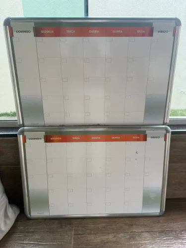 Calendário estilo quadro branco 60x40 cm