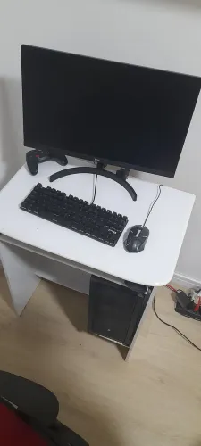 ? PC com AMD 4700S + 16GB de RAM + MESINHA