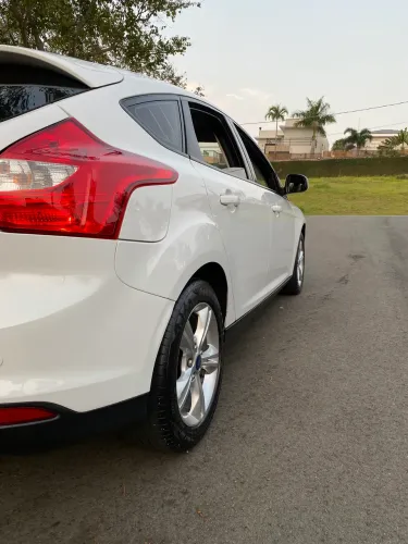 Ford Focus 1.6 S/se/se Plus Flex 8v/16v 5P 2015