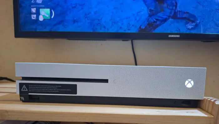 Xbox One Slim