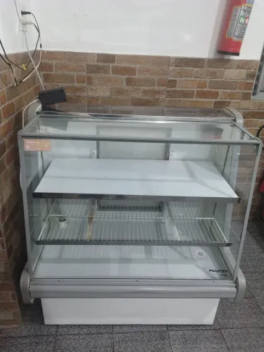 Frizzer refrigerado 100mt por 50 cm funcionando perfeitamenteretirar no heliopolis Sacomã