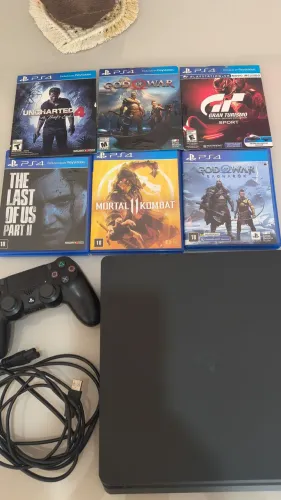 PS4 Slim 500G muito novo.