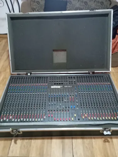 Mesa de som