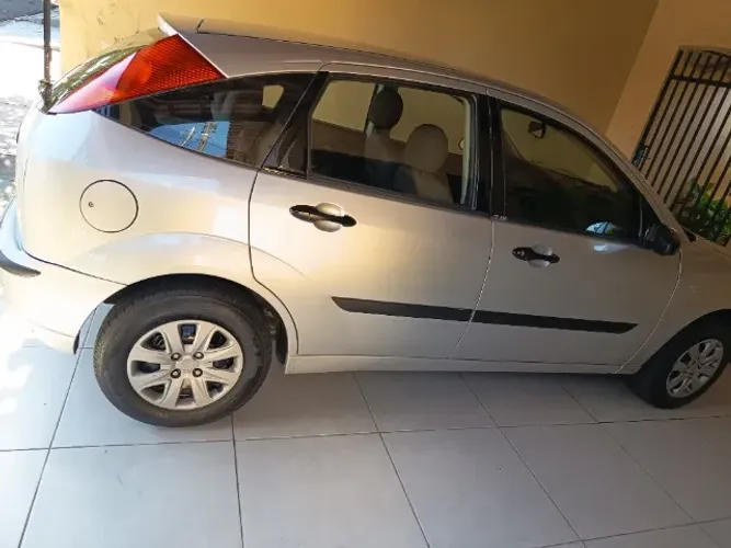 Ford Focus 1.6 S/se/se Plus Flex 8v/16v 5P 2004