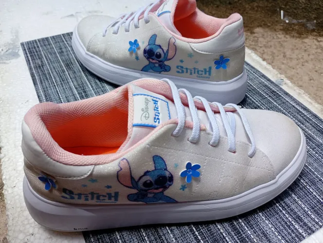 Vendo tênis semi-novo infantil Bibi Glam com brilhos Stitch da Disney (Original da loja).
