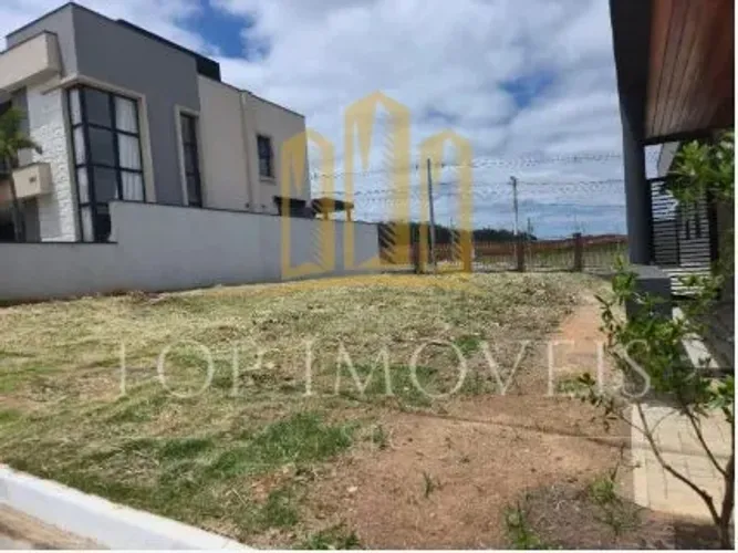 Terreno em condomínio fechado 270m²