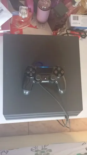 PS4 Pro 1TB + Controle + 10 Jogos Digitais - Completo