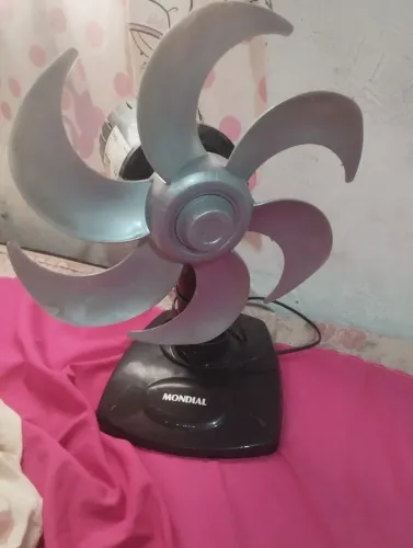Vendo ventilador pequeno não tem as grades fociona tudo 