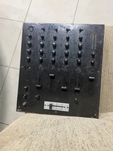Mixer Numark M 6 leia