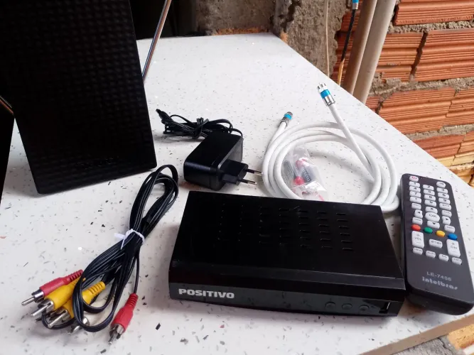 Conversor digital Positivo STB4141/RF e AV/completo
