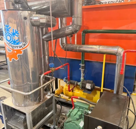 Máquina de Gelo Industrial 1T