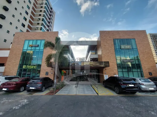 Loja Elegante com Mezanino no L`Avenuee Mall - Conforto, Estrutura e Experiência para seus