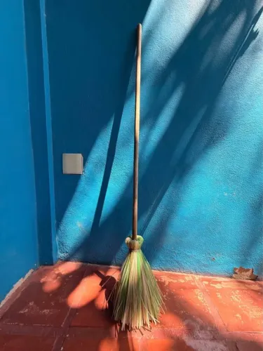 Vassoura de Garrafas Pet