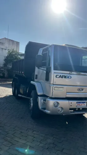 Caminhão FORD CARGO 