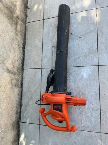 Soprador e Aspirador Black + Decker 127V